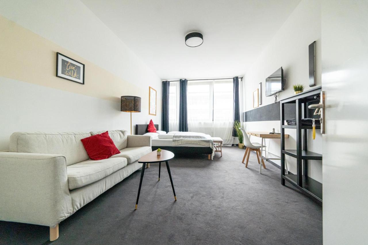 Aparthotel Full House - Shared Bath&kitchen *