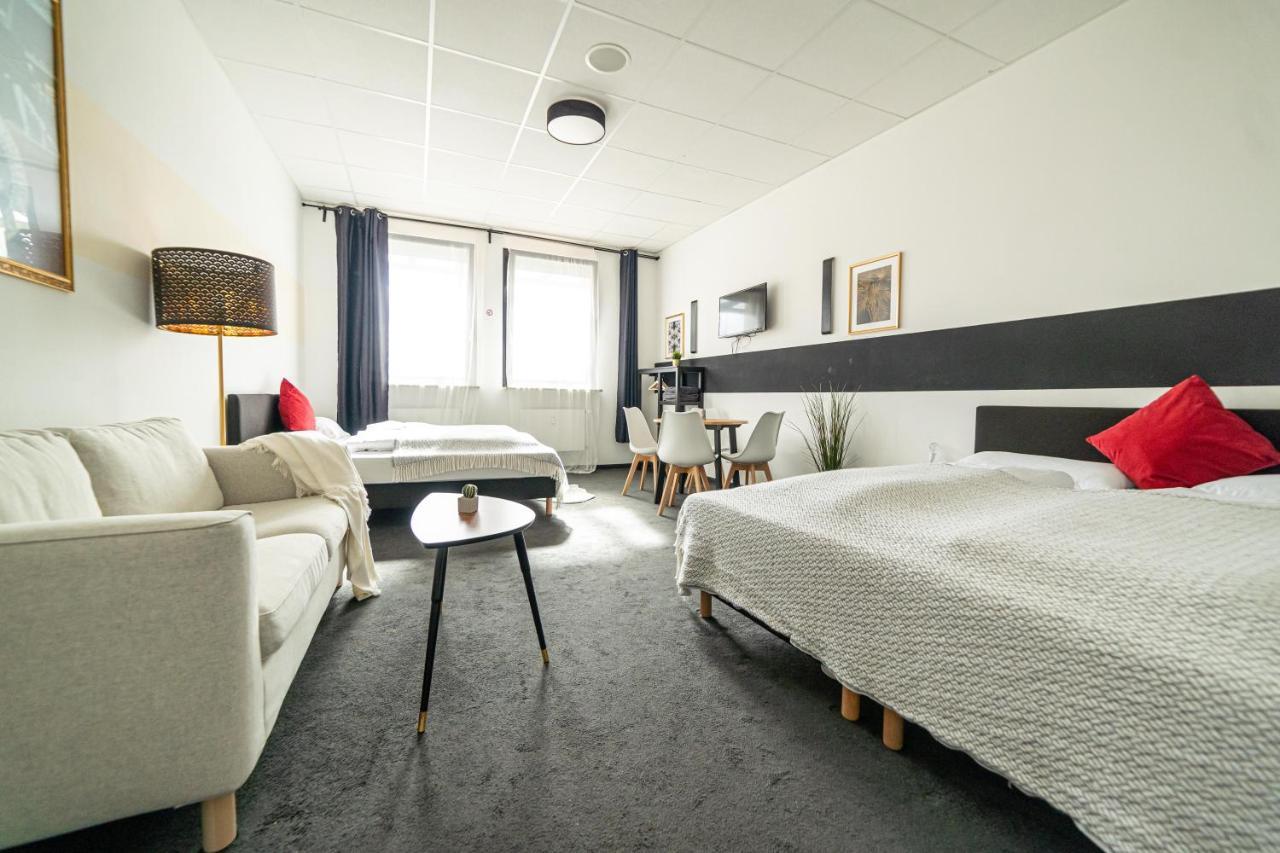 Aparthotel Full House - Shared Bath&kitchen *