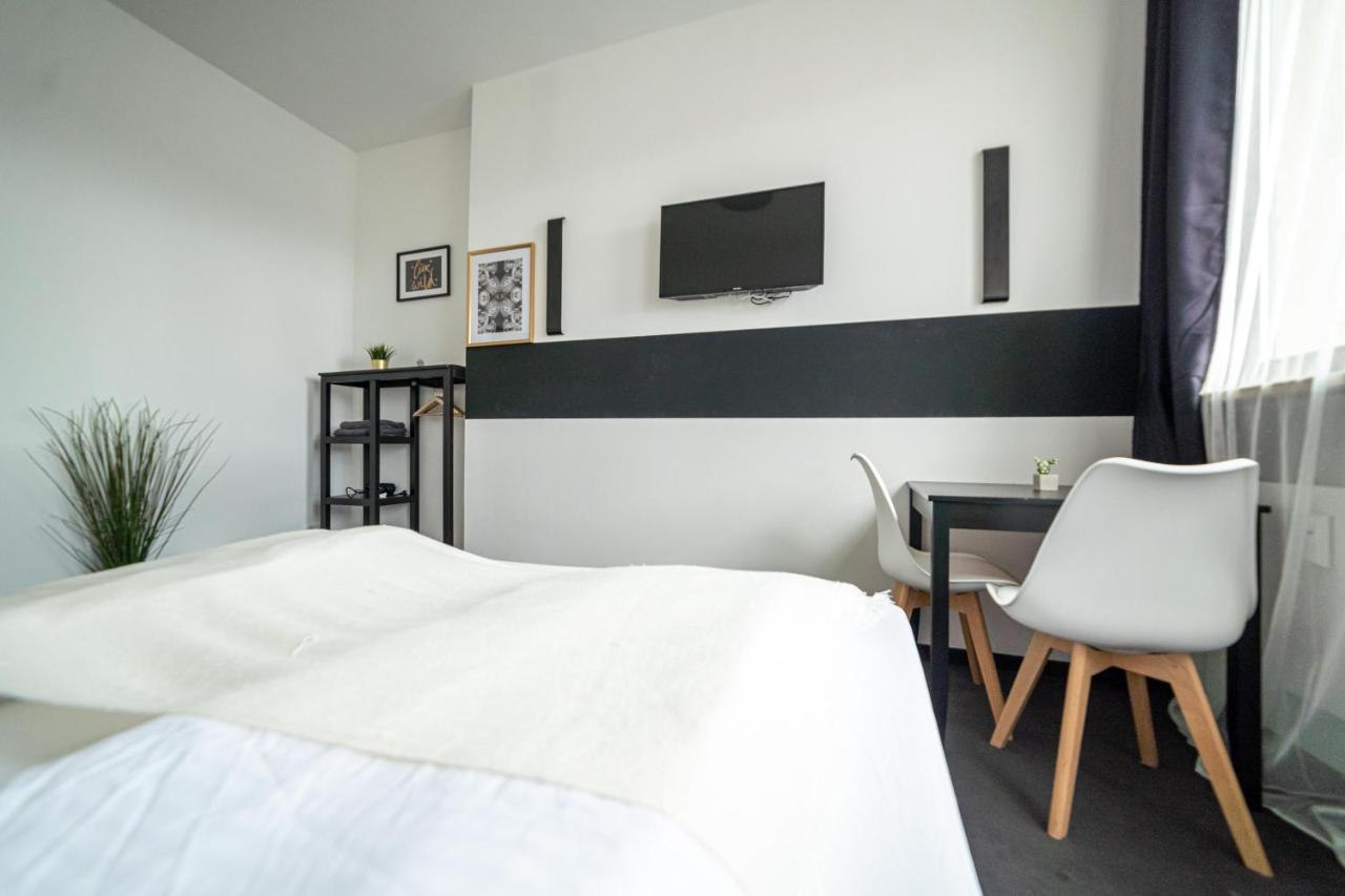 Aparthotel Full House - Shared Bath&kitchen Nürnberg