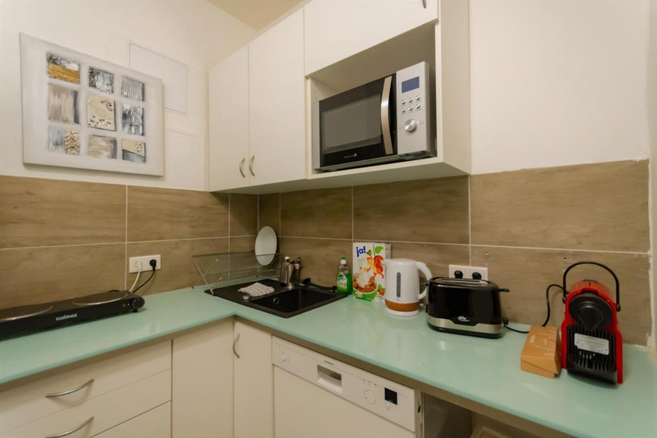 Full House - Shared Bath&kitchen Aparthotel